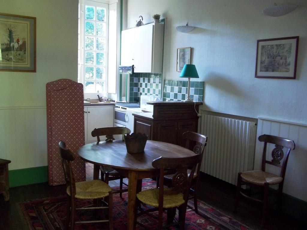 Chateau De La Motte Daudier Craon  Room photo