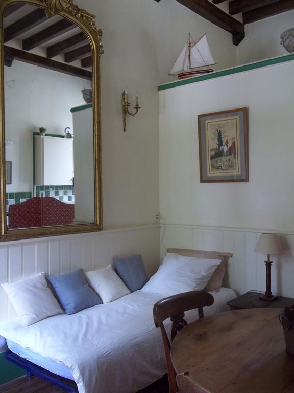 Chateau De La Motte Daudier Craon  Room photo